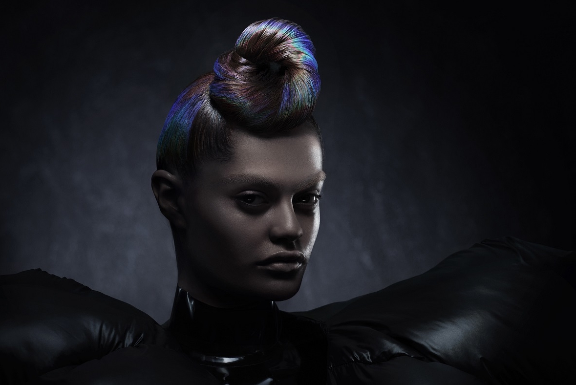 Pierwsza pryzmatyczna, holograficzna farba do włosów reagująca na temperaturę od Schwarzkopf Professional i THEUNSEEN